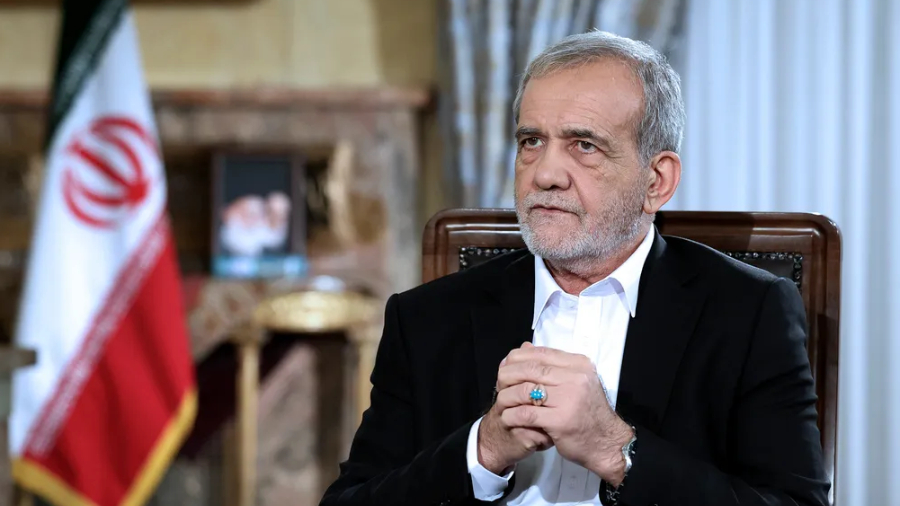 isaacrrr7's tweet photo. 🚨🔥 ÚLTIMA HORA - Informe DRAMÁTICO en Irán:

Tras la eliminación de Ari Larijani, el presidente Pezeshkian acusa a los Guardianes de la Revolución de haberlo entregado y presenta la RENUNCIA.

¡EL RÉGIMEN COMIENZA A DESMORONARSE! https://t.co/TlqIOhKdbV