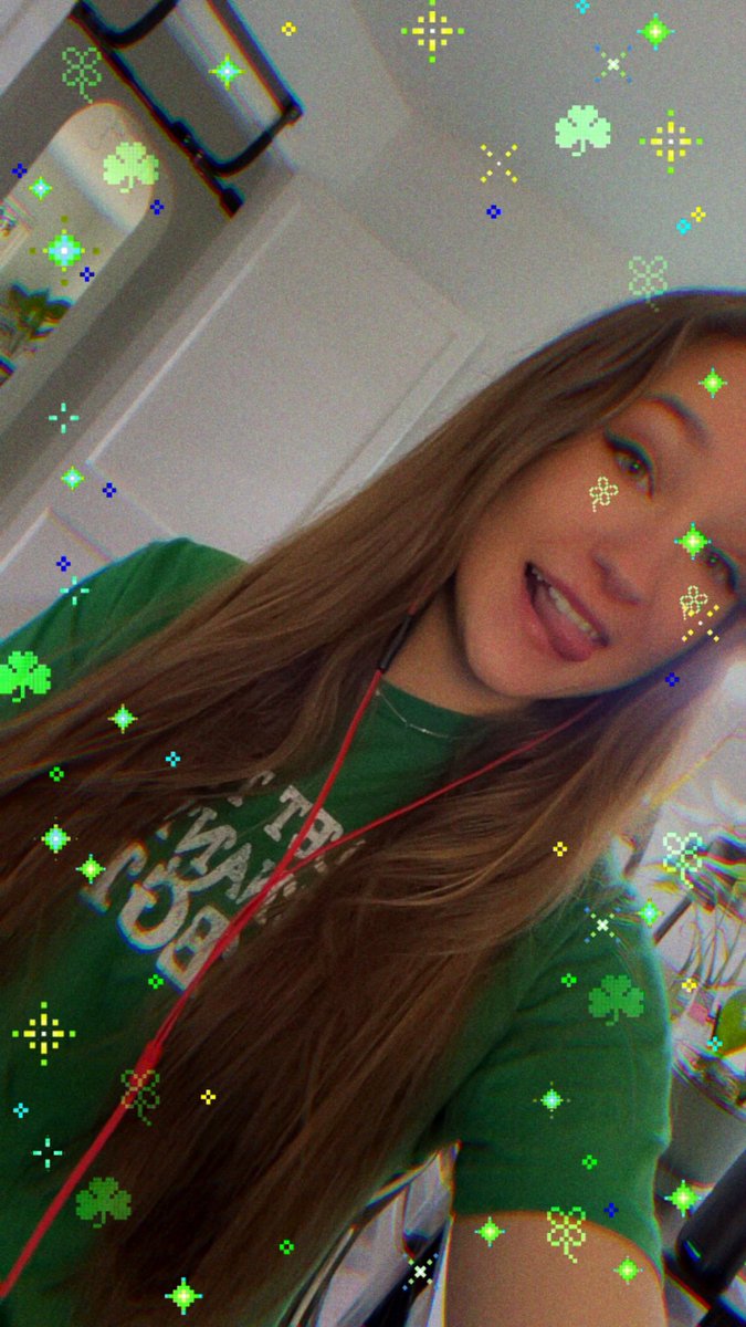 MsBrookster tweet media