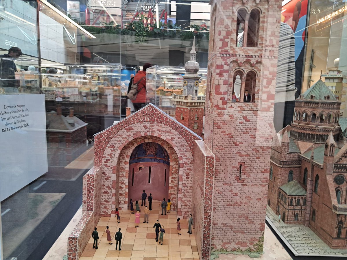 GT Documents Gràfics tweet media