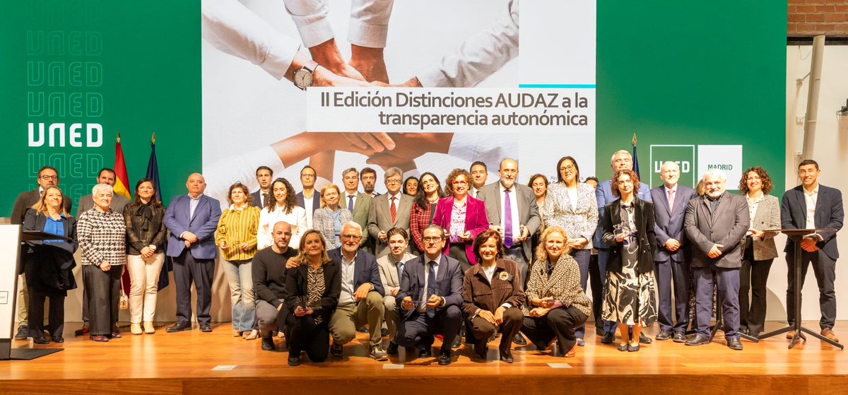 Centro de Estudios Políticos y Constitucionales tweet media