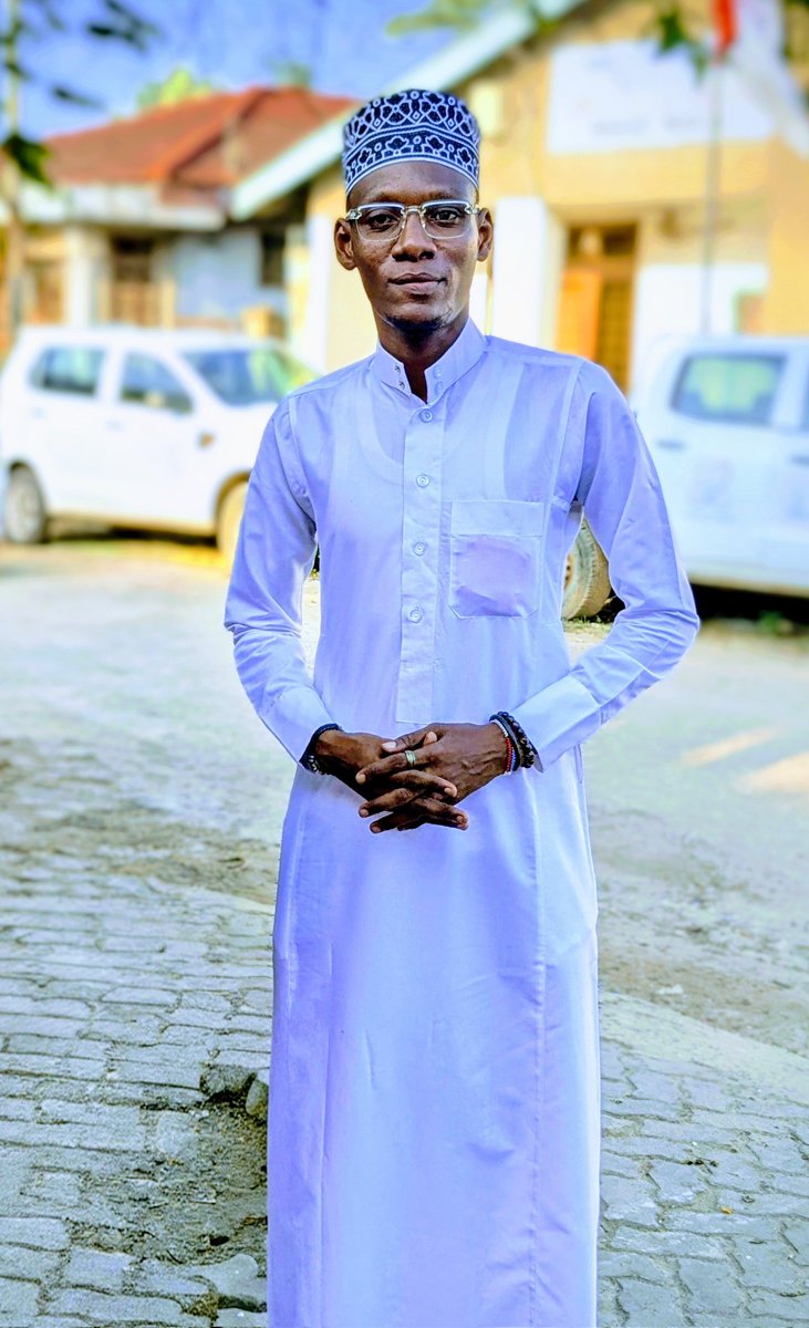 johnmende_'s tweet photo. Hatutaongozwa na hofu, bali na imani. ✊🏾
Haki yetu ni silaha, ukweli ni dira.
“Wala msikubali udhaifu ushinde, bali simameni imara kwa ajili ya haki.” – Surah Al-Hajj 22:41
“Tenda haki, penda rehema, na kwenda kwa unyenyekevu na Mungu wako!” – Mika 6:8
#standforjustice https://t.co/6BTi5m0YM8