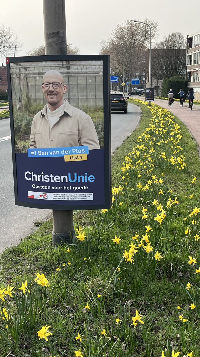 AvDuijvenboden's tweet photo. Zo, dat was vanmiddag de allerlaatste flyer! Morgen volgt het #feestvandedemocratie en mag je stemmen voor #GR2026.
Sta op voor het goede en stem @christenunie , in Katwijk kan dat desnoods door mij te kiezen!
#opstaanvoorhetgoede
#TeamCU https://t.co/EYnJHTSLkO