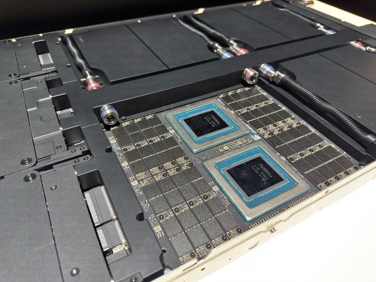 StorageReview.com tweet media