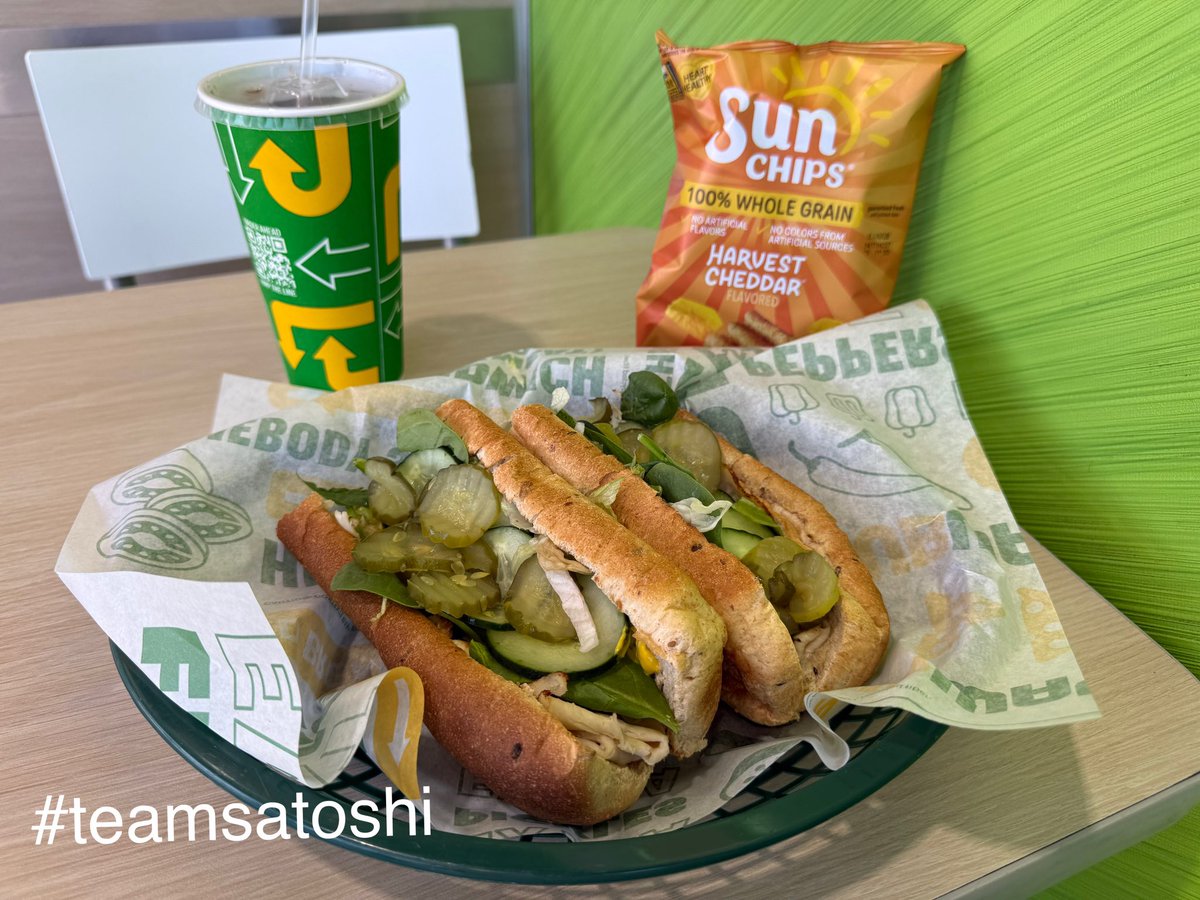 Satoshi__c's tweet image. Time for lunch @SUBWAY 
#subway 
#eatfresh 
#teamsatoshi 
#footlong