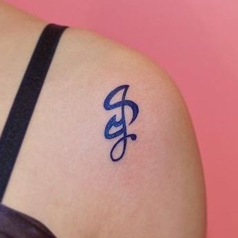 you can tell singnie really loves her name