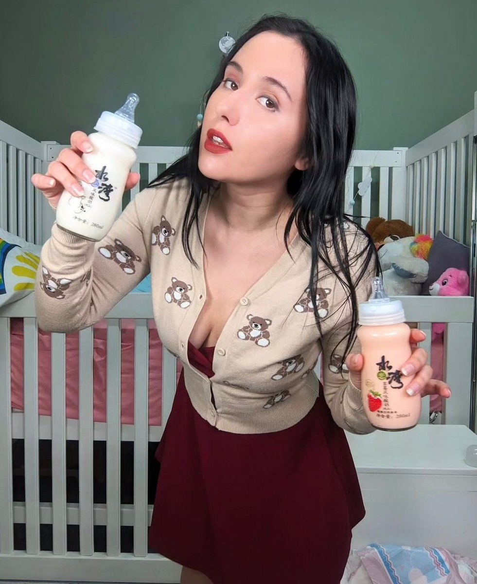 Who wants to have a session with mommy this week 🤗 coming with extra free takeaway diapers of your choice😍 mail me mommycindy8@gmail.com 
#abdl #abdlgirls #abdlboys #diapers #diapermess #diaperfur #diaperpooing #diaperwetting #ageplay #sissy #buyingcontents