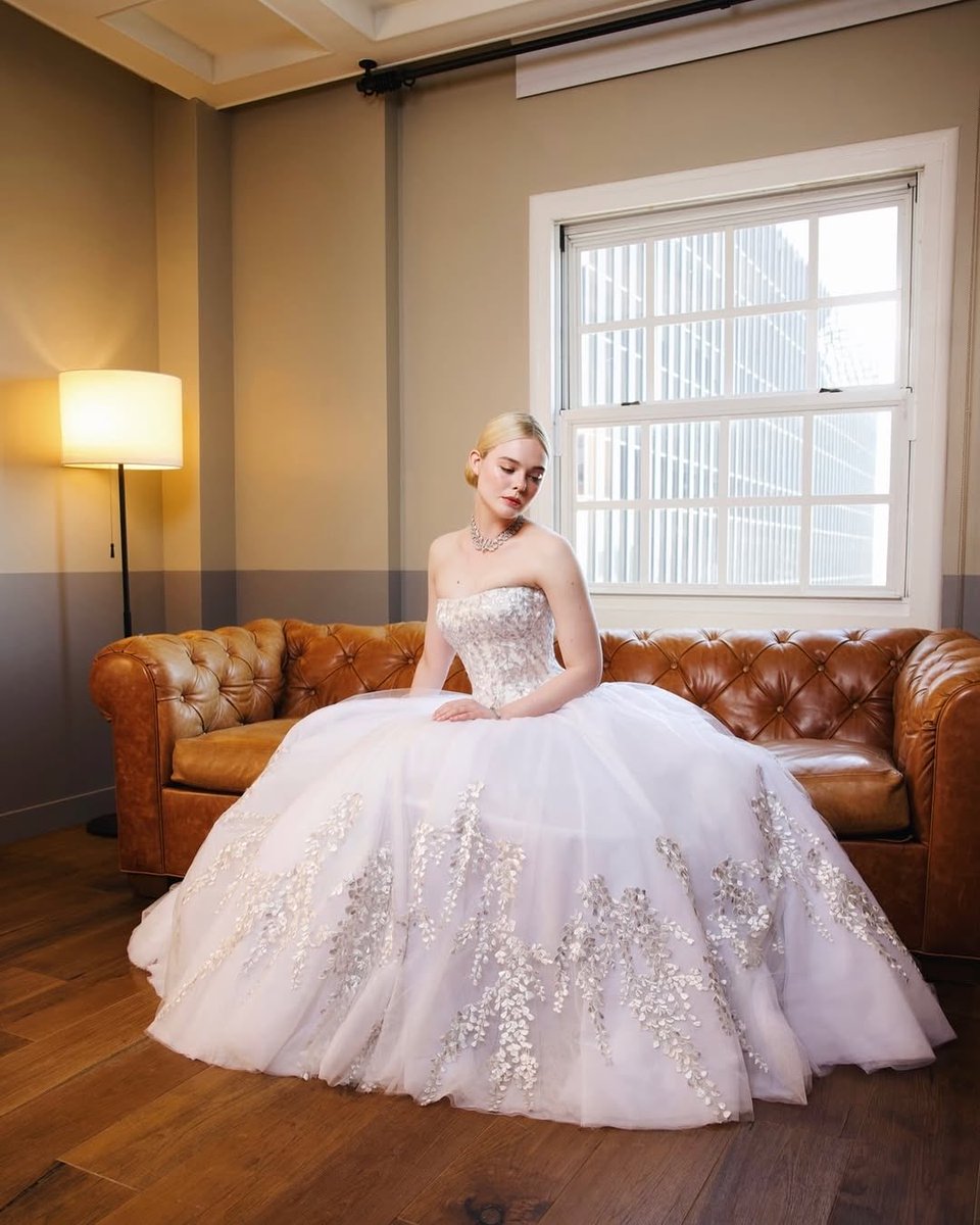 Elle Fanning Central 👽 tweet media