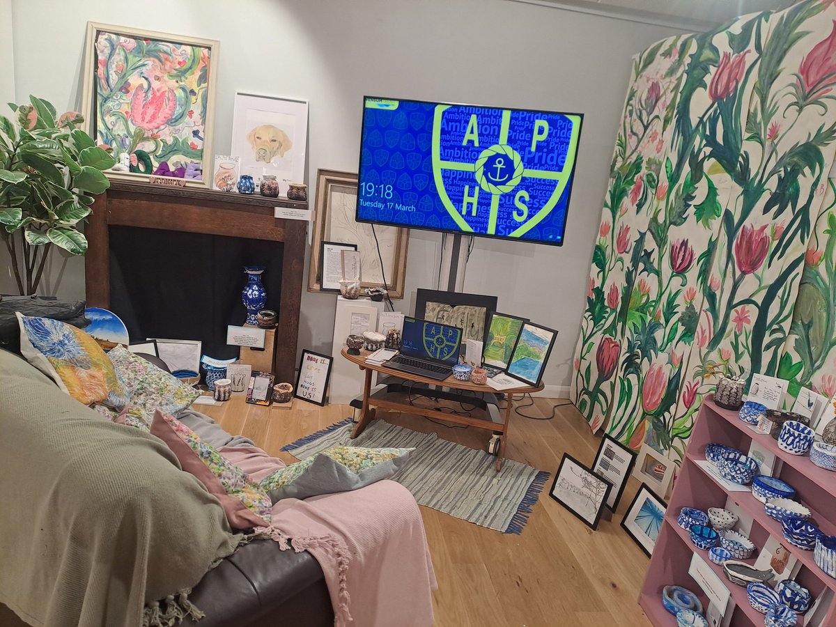 ComeToWells tweet media