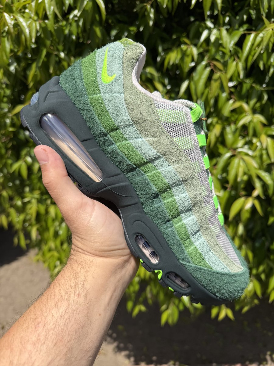 SneakerFiles.com tweet media