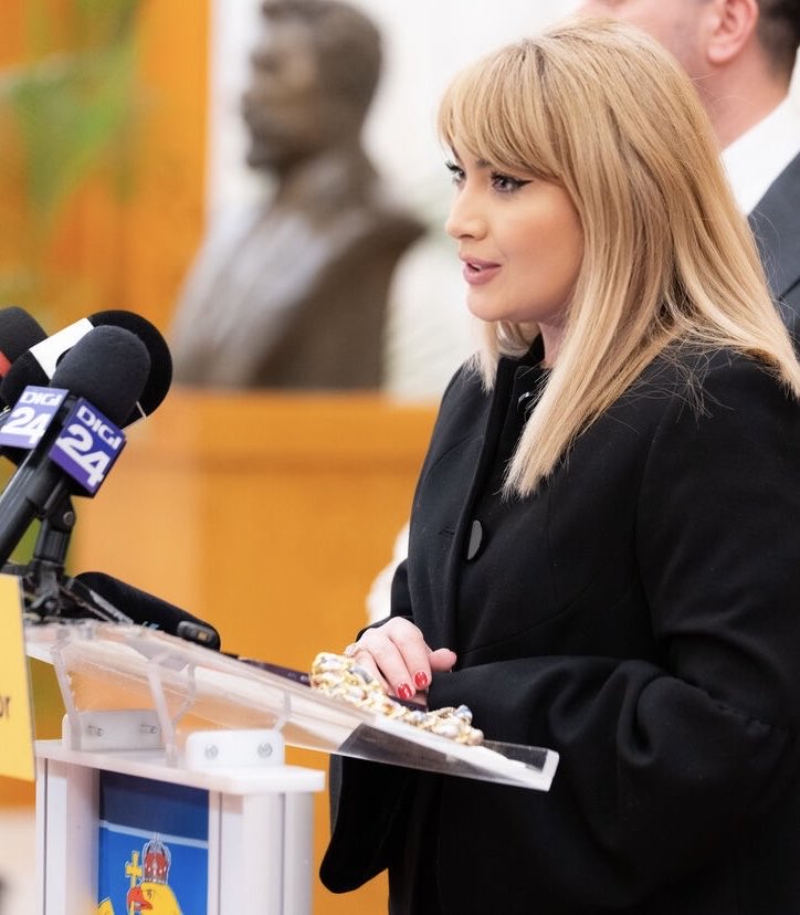 Silvia Uscov tweet media