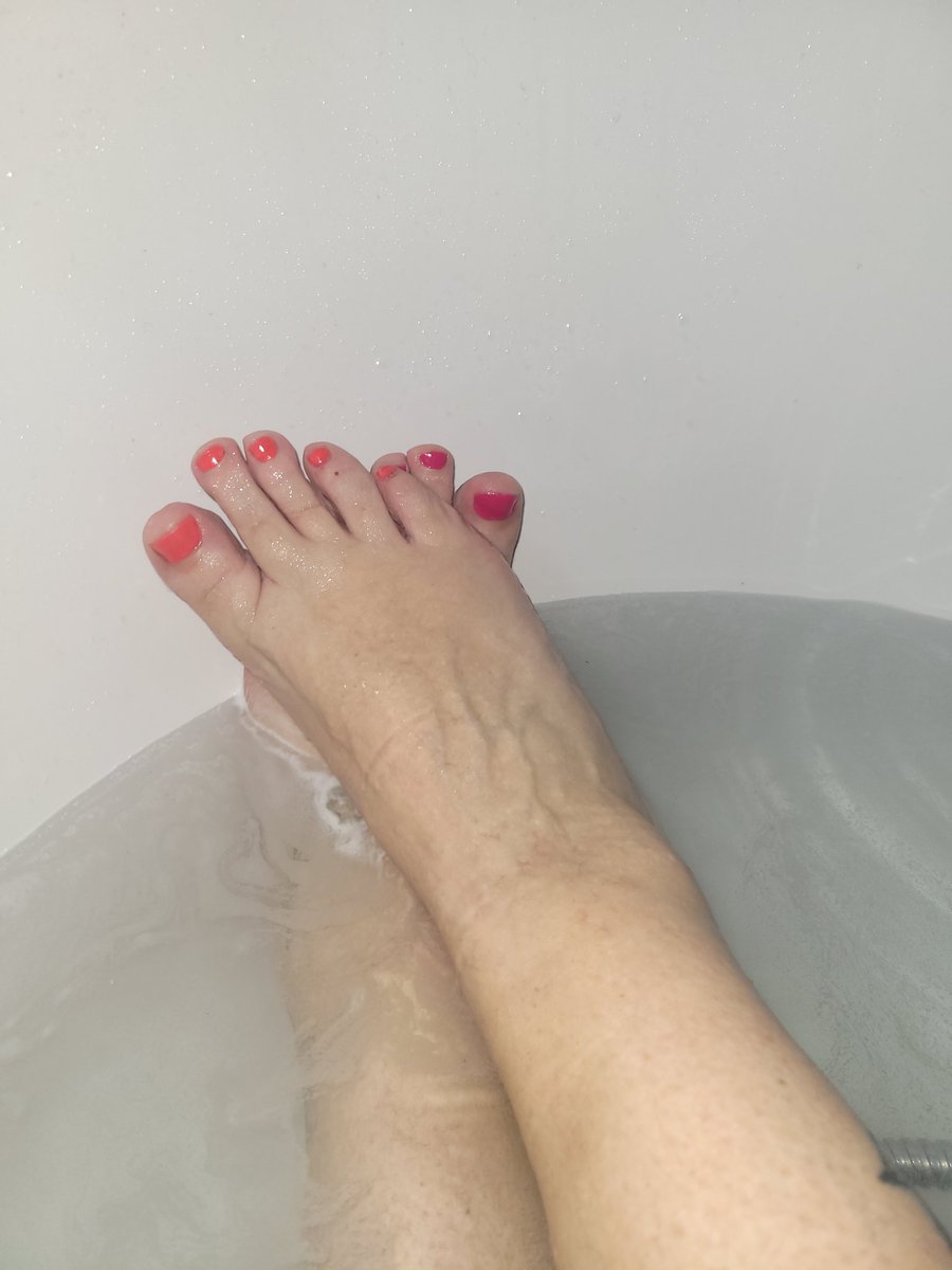 Papillonmystic_'s tweet photo. qu est ce que je kiffe le bain 🛁 👣.
Et vous ?
#Feet #FootFetish #FootPics #FeetLovers #FootModel #FootPhotography #sexyfeet
#pieds
#toes #PapillonNocturne #NightButterfly #MysticFeet #DelicateFeet #tatouages
#papillon https://t.co/NJIcwft6Df