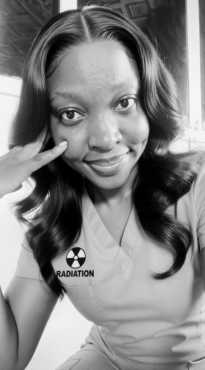 Queen Ella☢️✂️❤️ tweet media