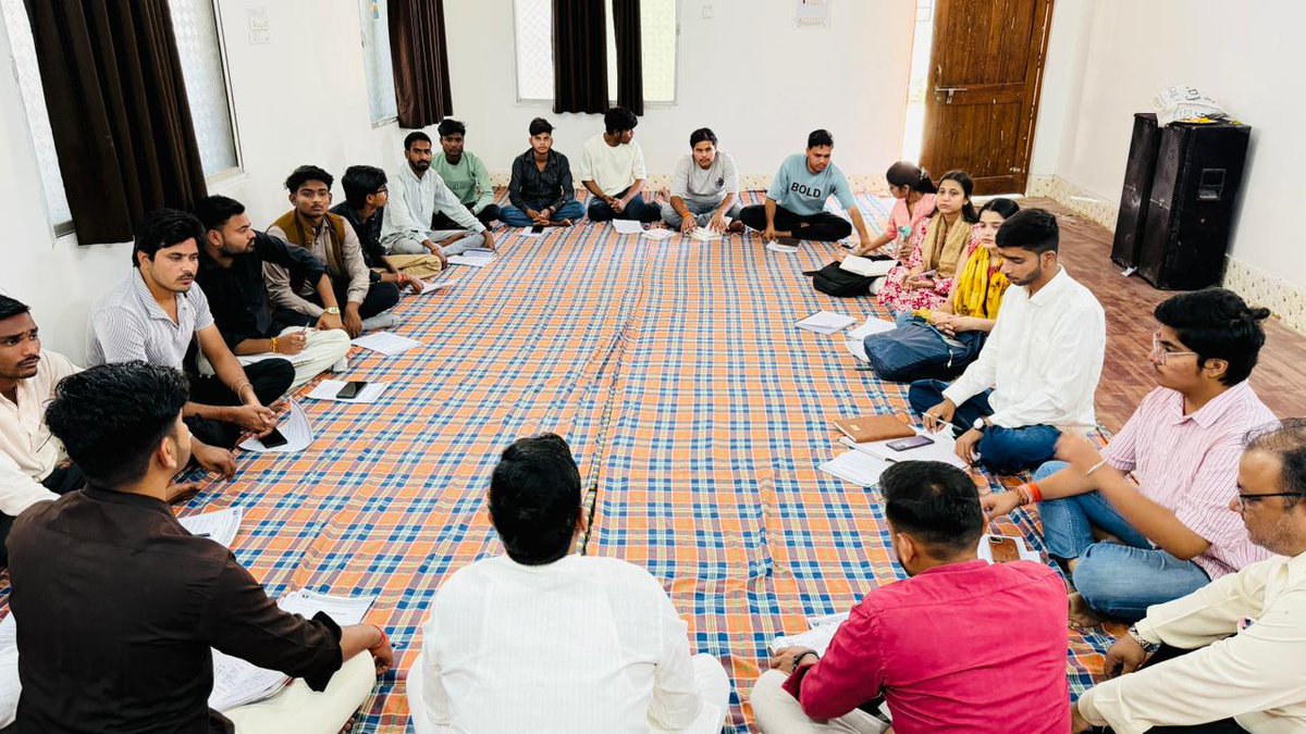 64Brijesh's tweet photo. अखिल भारतीय विद्यार्थी परिषद टीकमगढ़ जिले की जिला समीक्षा बैठक सम्पन्न हुई। जिसमें प्रवासी कार्यकर्ता के रूप में प्रांत सह संगठन मंत्री श्री आशीष शर्मा जी भाईसाहब उपस्थित रहे।

#abvpmk #abvpmp #ABVPMahakoshal #abvpvoice #ABVP https://t.co/XAh9mh9qBc