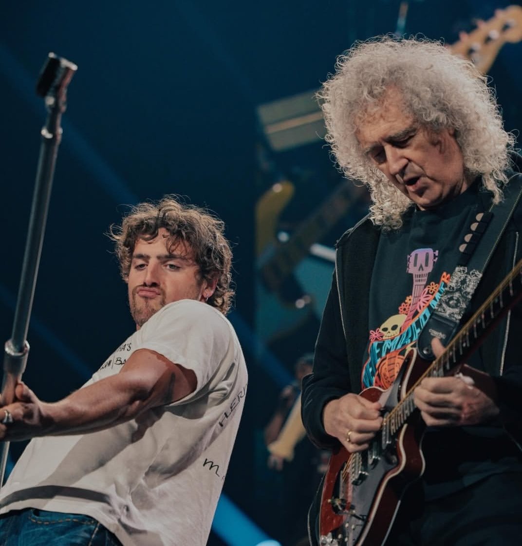 teambooners's tweet photo. Benson Boone &amp; Brian May 
📸 creds to Benson https://t.co/FlfLrpDXQD