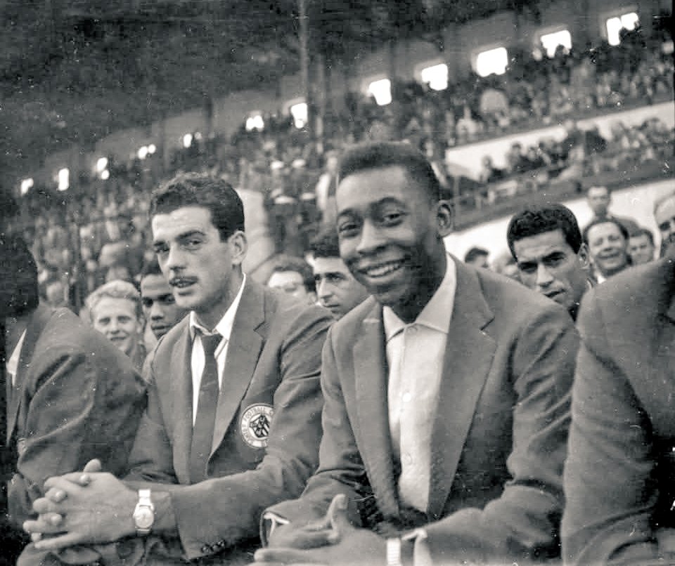 Retro Ⓛ tweet media