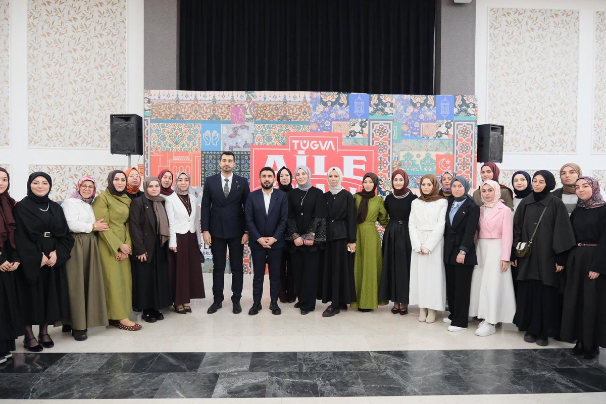 Onlar bizim gururumuz…💙

Büyük bir özveriyle çalışan, emeğini ve yüreğini ortaya koyan fedakâr gönüllü arkadaşlarımız, kardeşlerimiz🤲 <a href="/tugvadenizli/">TÜGVA Denizli</a>