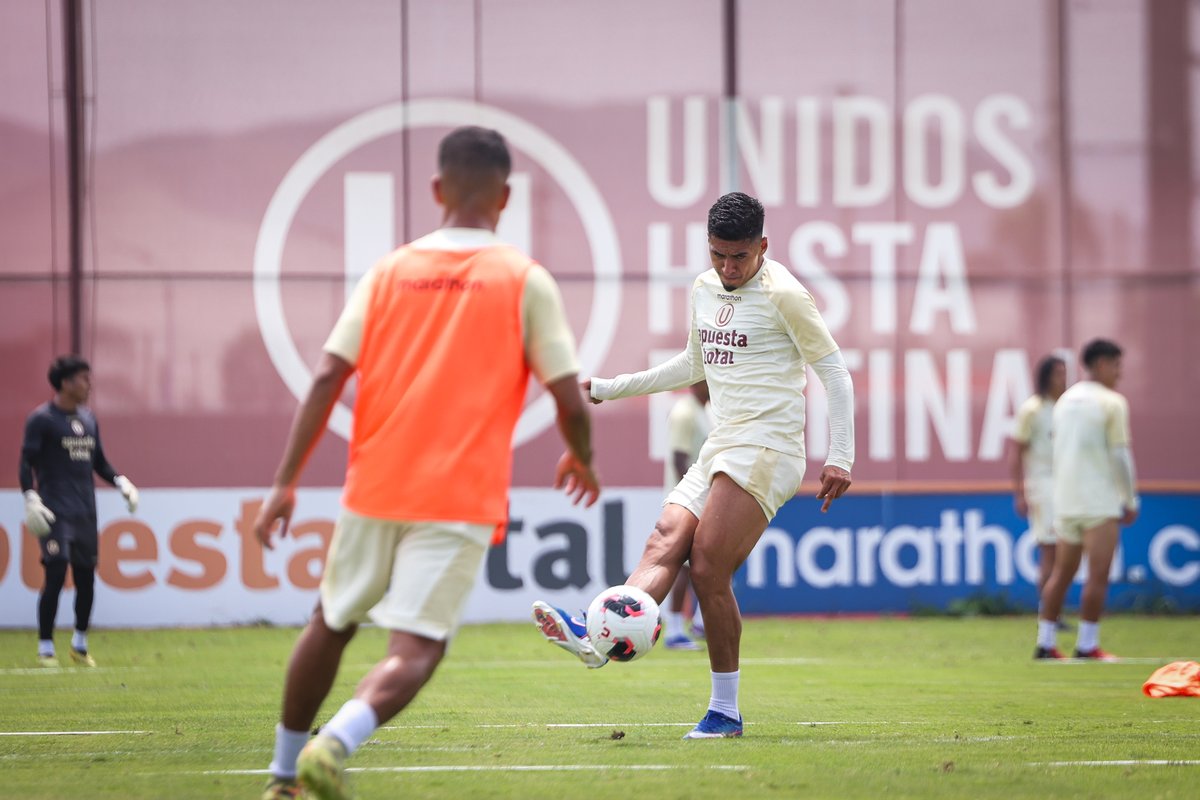 Universitario's tweet photo. 𝗙𝗜𝗥𝗠𝗘𝗭𝗔 𝗬 𝗗𝗘𝗧𝗘𝗥𝗠𝗜𝗡𝗔𝗖𝗜𝗢́𝗡 💪🔥

#UnaHistoriaDeGrandeza https://t.co/jozJpHdCtN