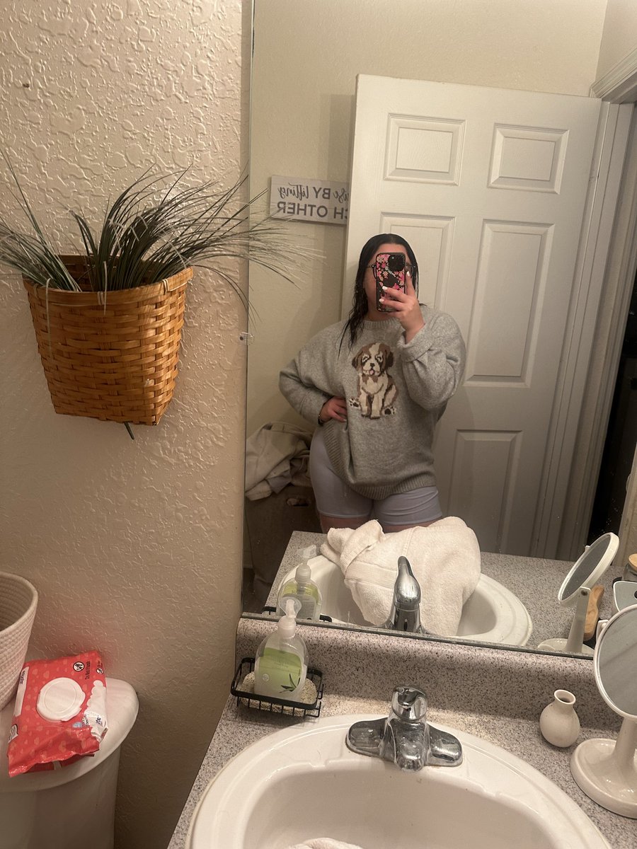 Queenyeli tweet media