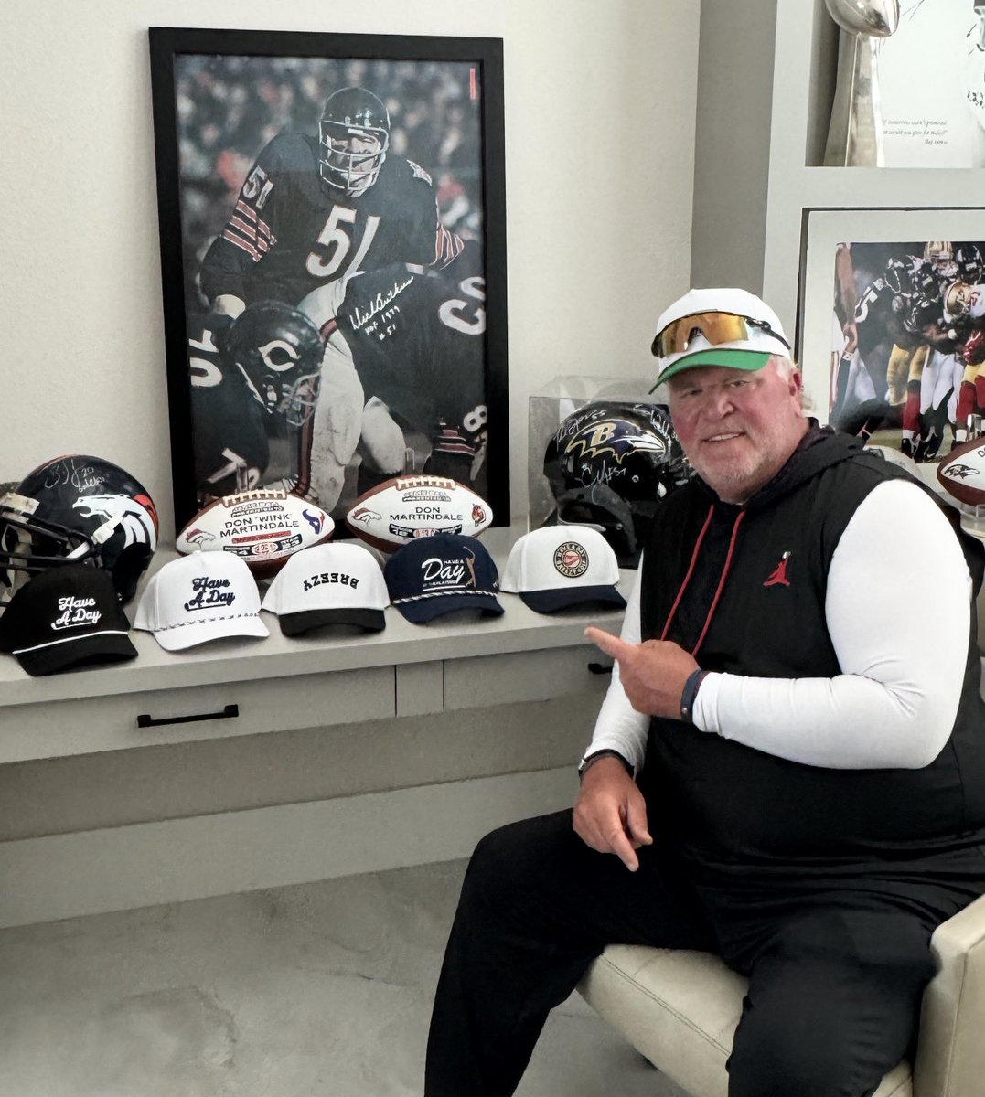 Mikey V. tweet media