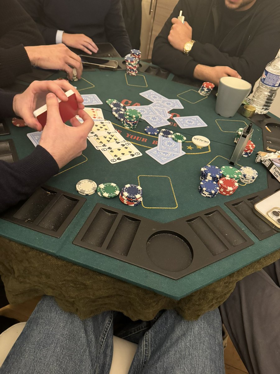 Tom Elvis Ω tweet media