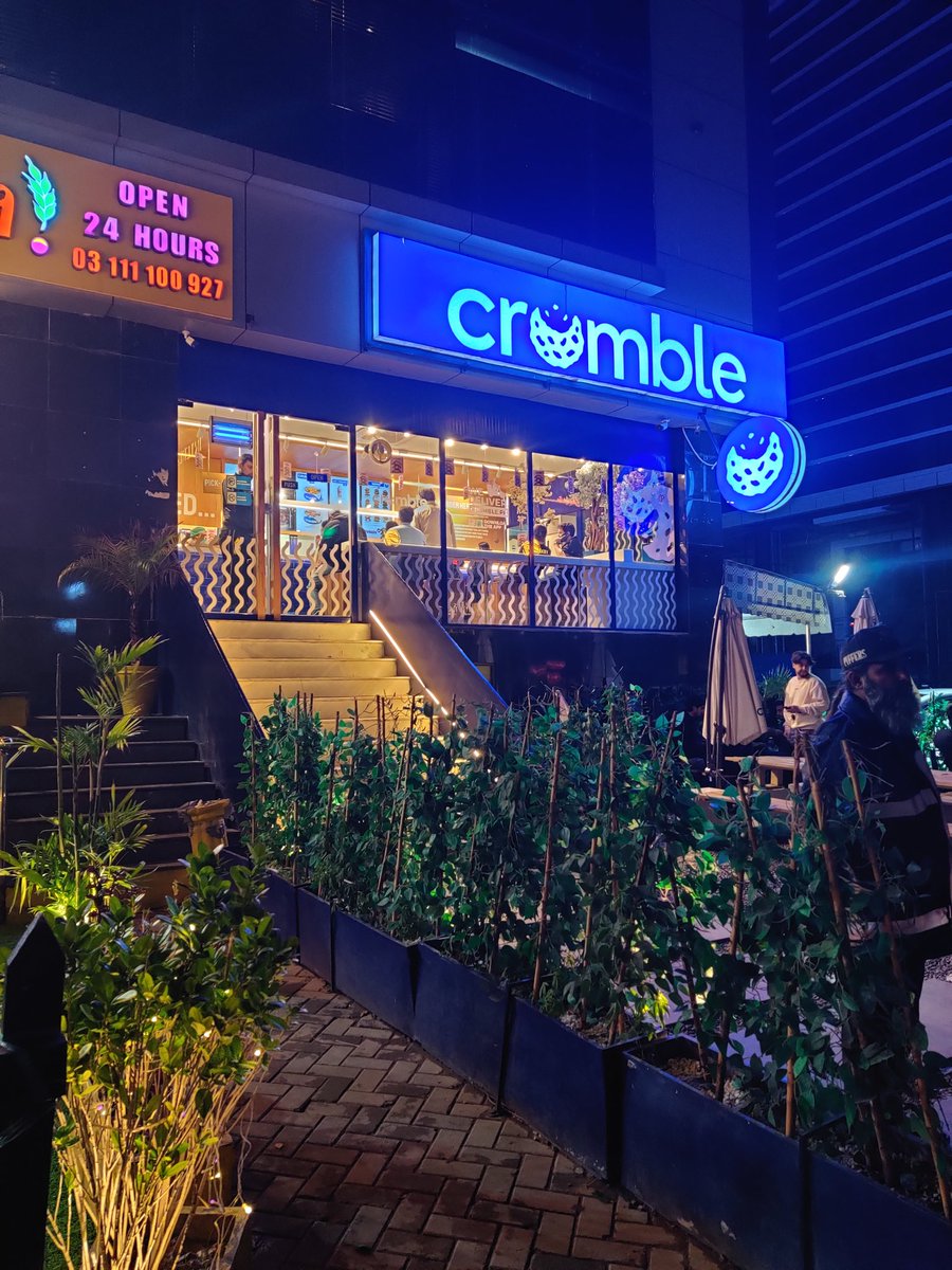 Sahar & Nomi tweet media