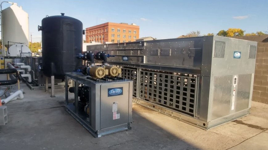 Drakechillers's tweet photo. When it comes to choosing the right sized brewery chiller, our team will guide you through the selection process before we begin engineering your solution.

We’ll factor in several considerations to ensure your brewery chiller helps you produce beer that makes you shine https://t.co/jYi5yLbwVv