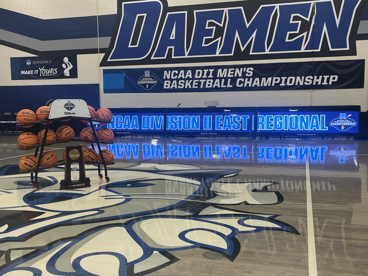 DaemenAthletics's tweet photo. A regional champion will be crowned tonight. Will it be #1 @DaemenMBB or #3 @STAHawksMBB heading to Pittsburgh for the @NCAADII Elite Eight?

Game is sold out! If you don't already have 🎟️ watch on the NCAA Championships Pass app or at https://t.co/JTpYjEYkHq https://t.co/uKCOkN8SoK