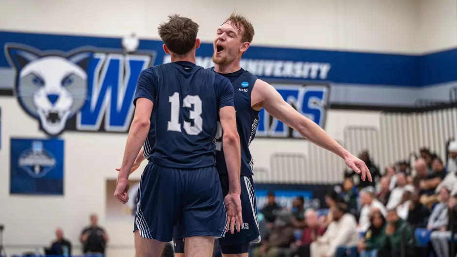DaemenAthletics's tweet photo. A regional champion will be crowned tonight. Will it be #1 @DaemenMBB or #3 @STAHawksMBB heading to Pittsburgh for the @NCAADII Elite Eight?

Game is sold out! If you don't already have 🎟️ watch on the NCAA Championships Pass app or at https://t.co/JTpYjEYkHq https://t.co/uKCOkN8SoK