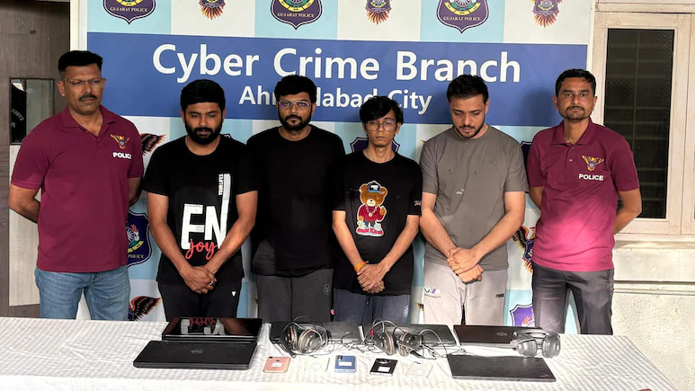 Fake Call Centre Scamming Canadians Busted In Ahmedabad, 4 Arrested ndtv.com/india-news/fak…