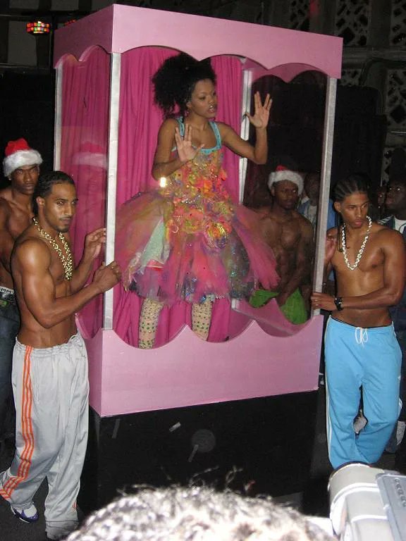 <a href="/KellyAfterDarkk/">Kelly Towerss 💫</a> Como yo la conocí. Fiesta de 16