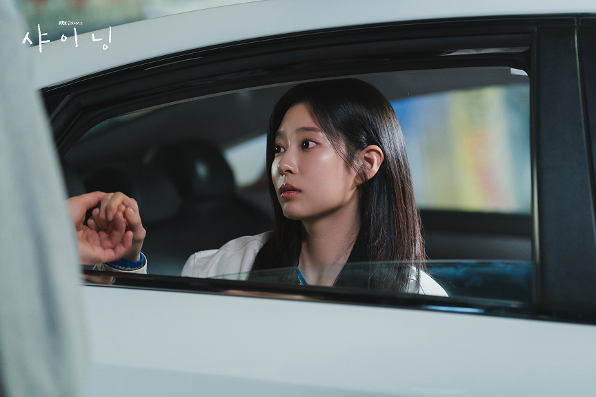 <샤이닝> 5-6화 스틸 공개🎇

＿人人人人人人人人人人人＿
＞　    또다시보여줘야돼  　＜
￣^Y^Y^Y^Y^Y^Y^Y^Y^Y￣
ㄴ 뭘 자꾸 보여준다는거야;;

✨재결합한 은아 태서의 스틸을✨

[𝗝𝗧𝗕𝗖 홈페이지]로 더 많은 스틸컷 보러가기📝
👉 zrr.kr/rXnnbn

#박진영 #김민주