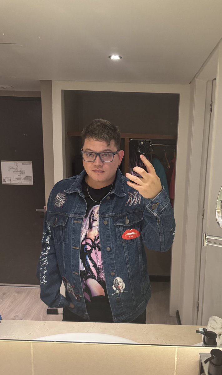 ledcardenas's tweet image. Vámonos a ver a la reina @xtina ¡qué emoción! 💃🏻🎤✨ #christinaaguilera #xtina