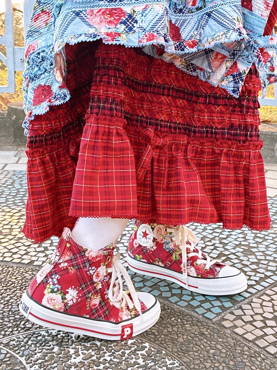 pinkhouse_staff's tweet photo. 🌹𝐂𝐎𝐍𝐕𝐄𝐑𝐒𝐄 × 𝐏𝐈𝐍𝐊 𝐇𝐎𝐔𝐒𝐄🌹

ピンクハウス公式オンラインストアでのご予約販売がスタート！

〇ご予約受付期間〇
3/18(水)10:00～3/24(火)23:59
https://t.co/TBJOJrqfUs

期間限定でのお承りとなりますので、お見逃しなく！

#CONVERSE #PINKHOUSE https://t.co/ZTM7NC89no