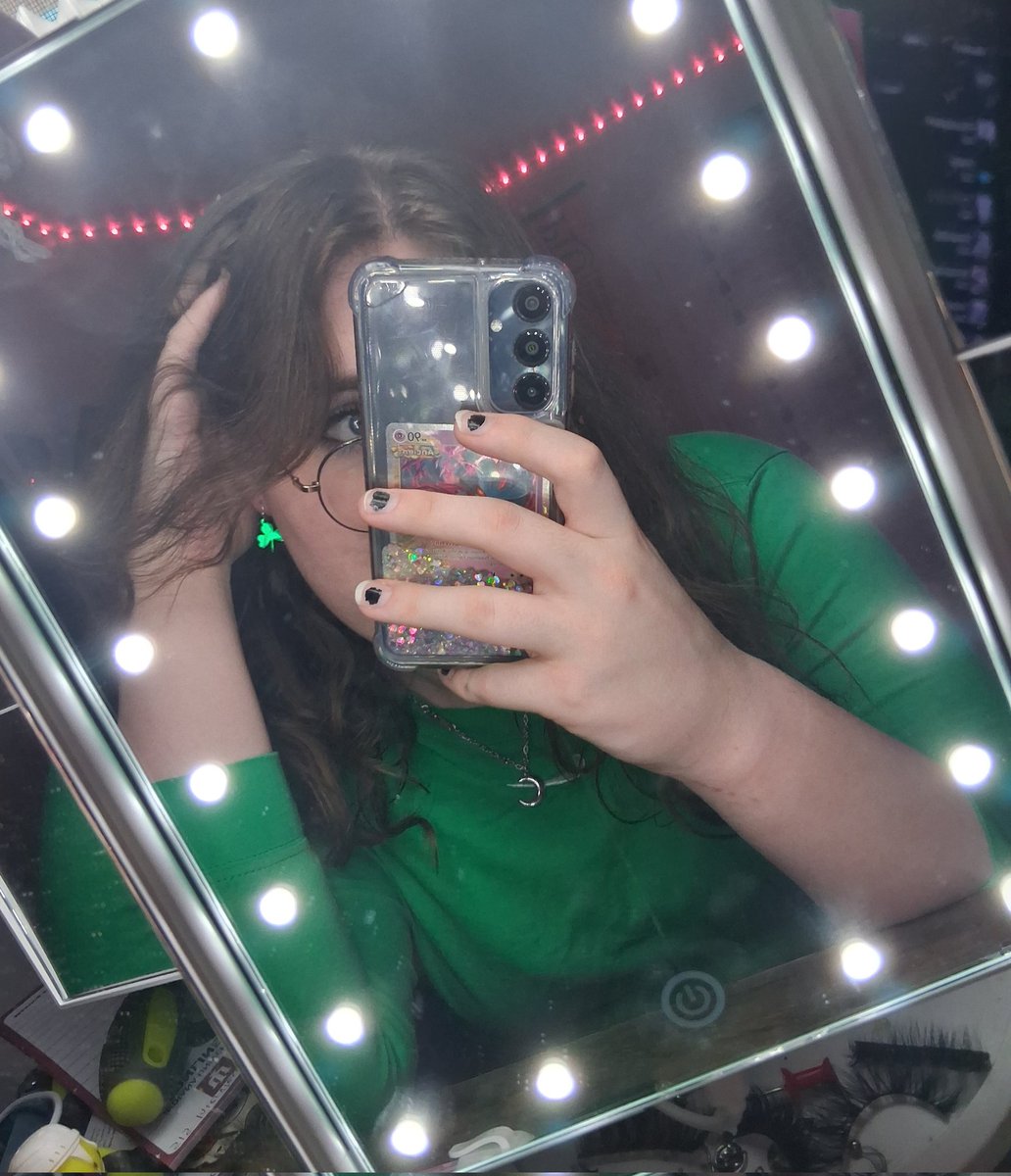 ly 🌧️⚾ tweet media