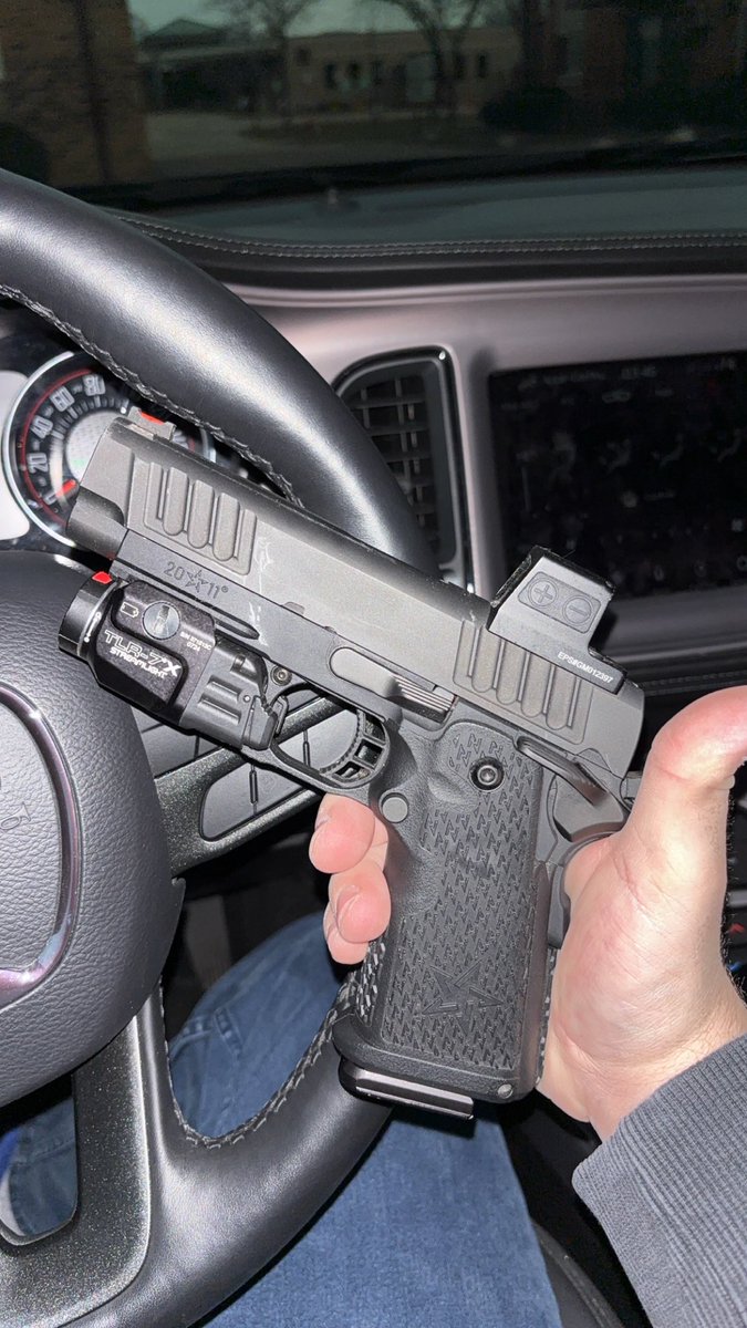 Stxckyy's tweet photo. @blakecissel @OpTic Staccato C2 and G19 Gen6 https://t.co/yuZ2mIo8dH