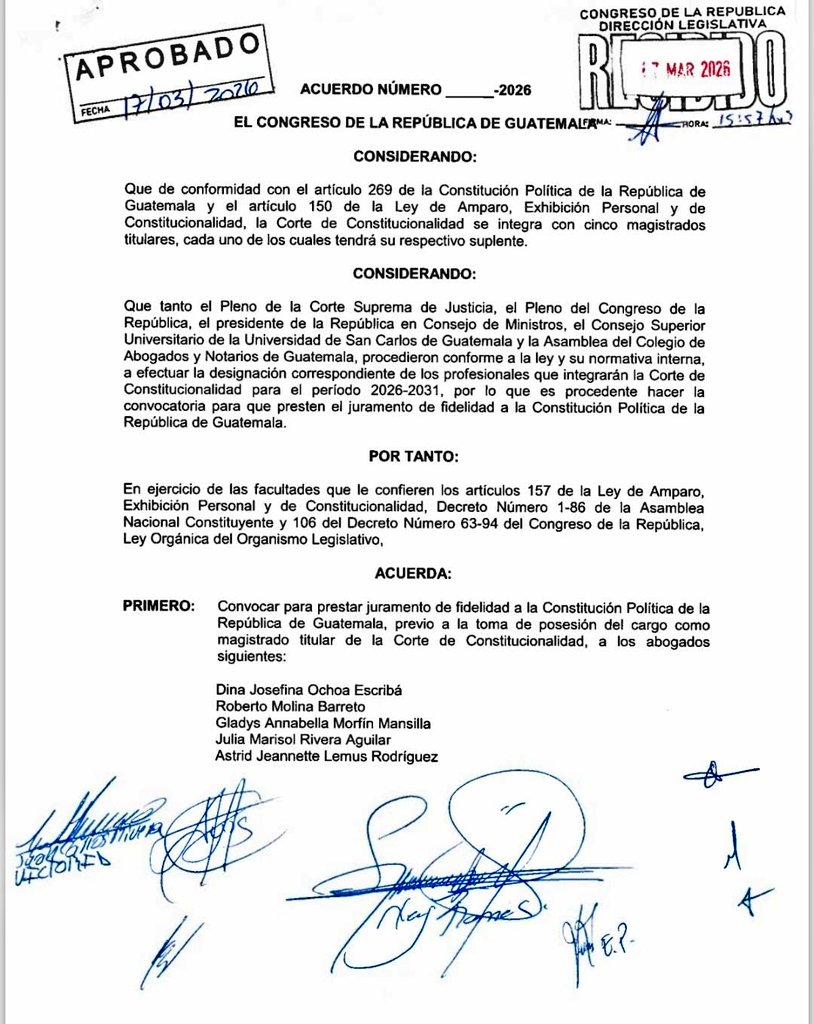 guatevisible's tweet photo. 👤𝗜𝗡𝗧𝗘𝗚𝗥𝗔𝗖𝗜Ó𝗡 𝗗𝗘 𝗖𝗖

Con 132 votos a favor, diputados del Congreso de la República aprobaron el acuerdo legislativo 10-2026, por medio del cual se convoca a los 10 magistrados electos de la Corte de Constitucionalidad (CC), período 2026-2031, para que tomen en juramento. 

📌 Se tiene pendiente fijar la fecha para que sean juramentados los magistrados.

#ElecciónCC2026
#laCCimporta