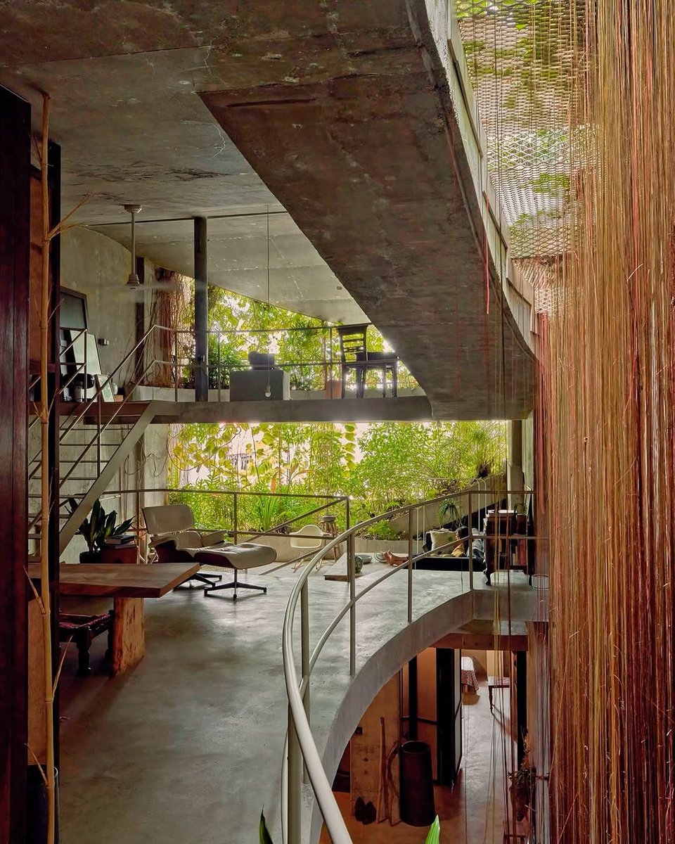 archivebycosmos's tweet photo. A Singapore residence by Linghao Architects for Minh Le Tien and Emylia Safian.

A residence designed without glass windows to actualize the clients' vision for a home that "breathes naturally." https://t.co/8XkFY4gJN3