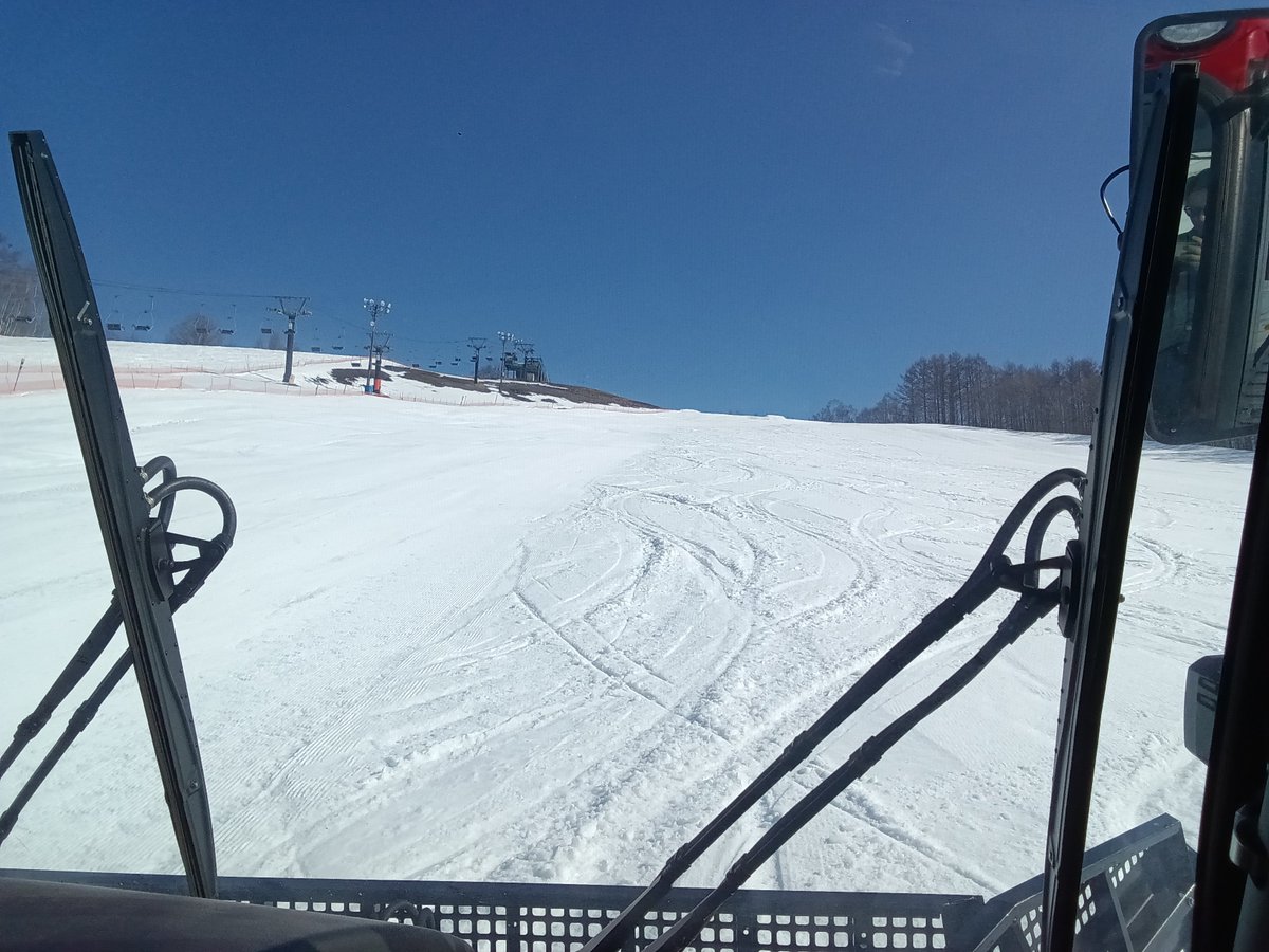 wassamu_ski's tweet photo. 3/18(水)  
運行リフト　第1リフト
第1　13:00〜20:00
天候　晴れ

下記のコースが積雪不足のため閉鎖となります。ご理解のお願いいたします

・ジェットコース
・ジャイアントスラロームコース

⚠️雪不足のためブッシュ・石などが出ています。気をつけてご滑走ください https://t.co/XR4gWVAN5T