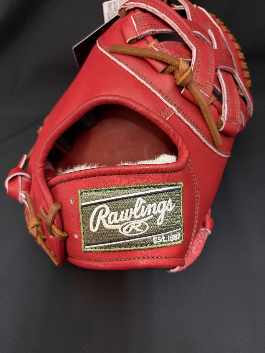 info42648043's tweet photo. 裏革⇒Grip Chewy Leather(和牛)
カラー:WIN(ワイン)
価格:税込定価61,600円→すみれ価格は…
是非、店頭ではめてみて下さい☝️
#すみれスポーツ #ローリングス #rawlings #propreferred #48900 https://t.co/sEh8V7eJhV