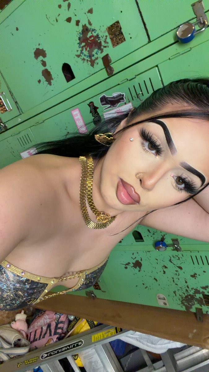 Hazel🍑 tweet media