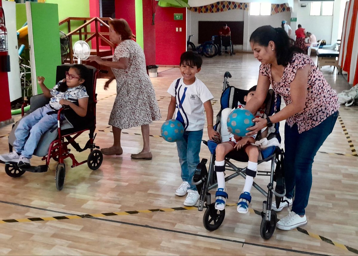 indeselsalvador's tweet photo. #PROADI | Esta tarde, la Oficina Departamental de INDES La Libertad, en coordinación con Teletón FUNTER de Ciudad Merliot, brindó una nueva jornada de atención al Programa de Academias Deportivas Inclusivas (PROADI). Los niños realizaron dinámicas recreativas con uso de pelotas e integración social.
#ConstruyendoElCamino