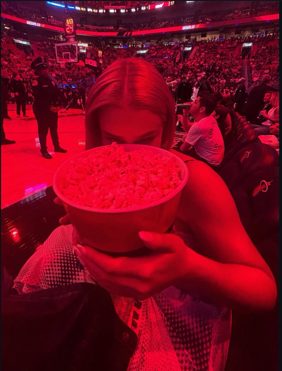 IGGY AZALEA tweet media