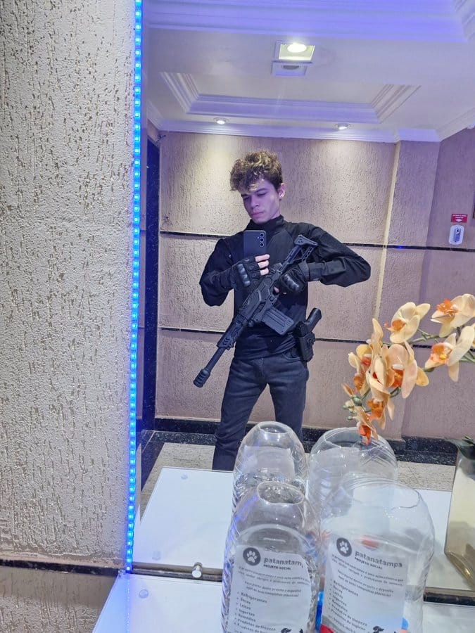 Memes extremamente errados que te levarão a cadeia tweet media