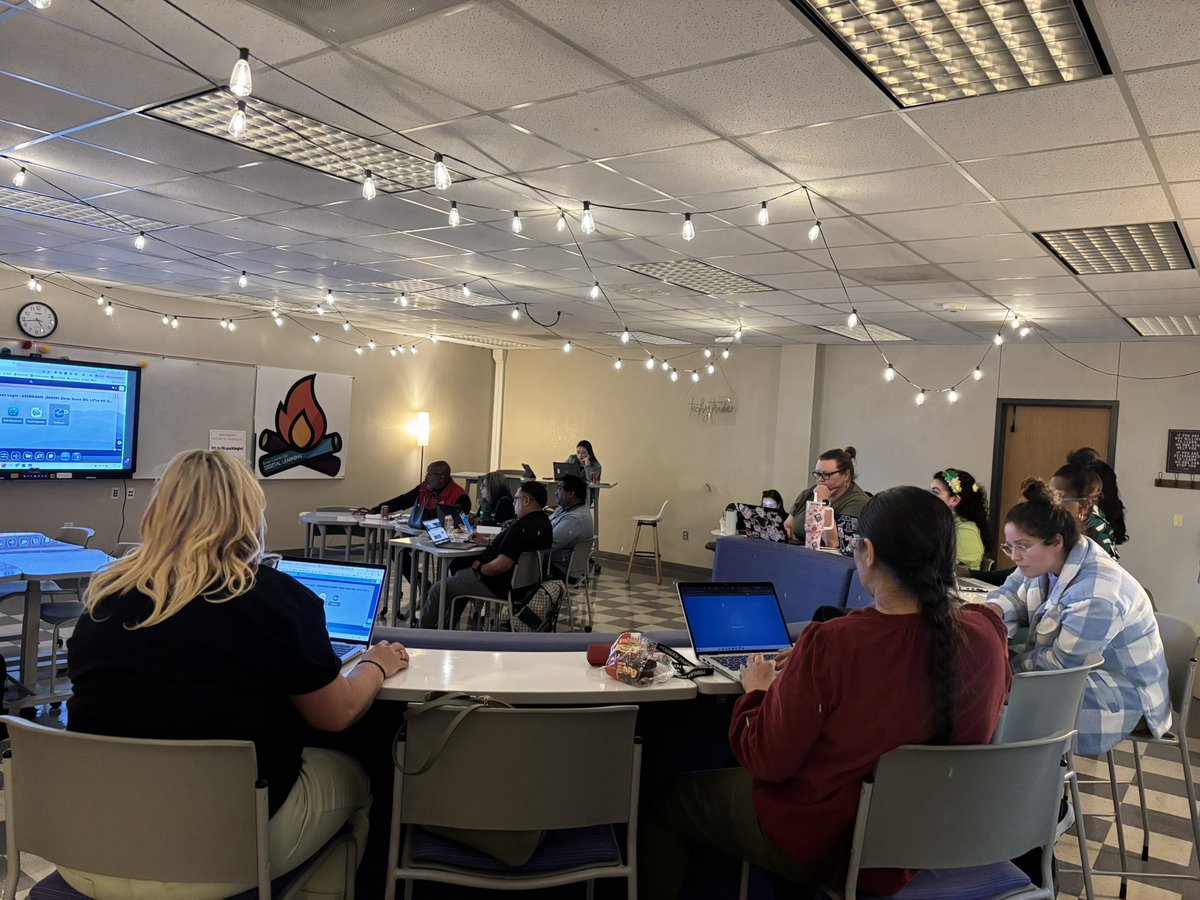 ꧁༒☬𝓡𝓪𝓬𝓱𝓮𝓵 𝓖𝓪𝓵𝓿𝓪𝓷☬༒꧂ tweet media