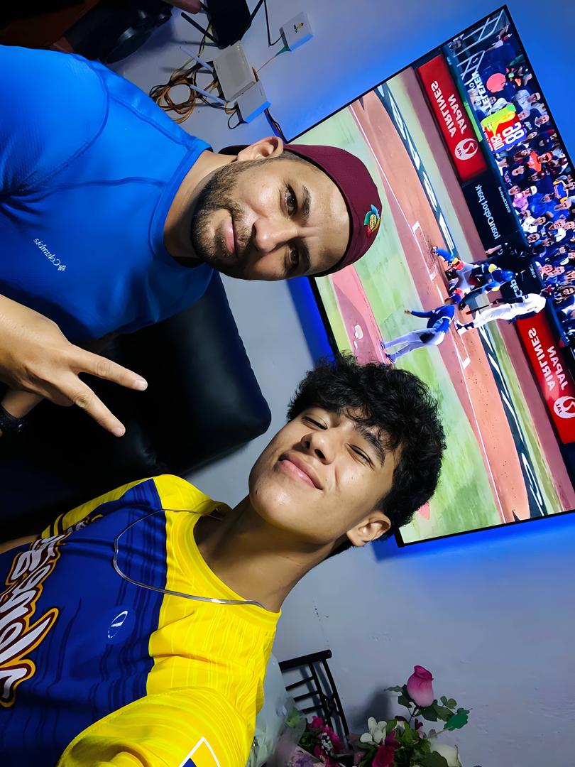 joeramirez1's tweet photo. #beisbolxteleven viendo la final desde Mérida con mi hijo.. En sintonia del mejor equipo de deportes.. https://t.co/DFNmQxejcW
