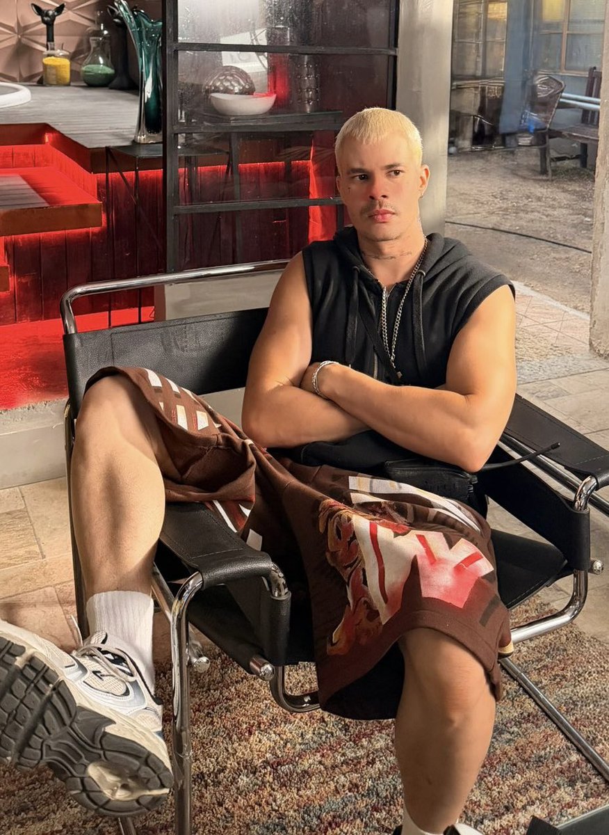 📺 #TrêsGraças - Meu amigo Vinícius Teixeira brilhando ainda mais, agora com as novas facetas do “bandivo”. Feliz de ver que o personagem dele cresceu na trama e terá muitas peripécias perigosas. 
Mandando muito bem, Vini <a href="/vinitei/">Vinicius Teixeira 🤙🏻</a> 👏👏👏