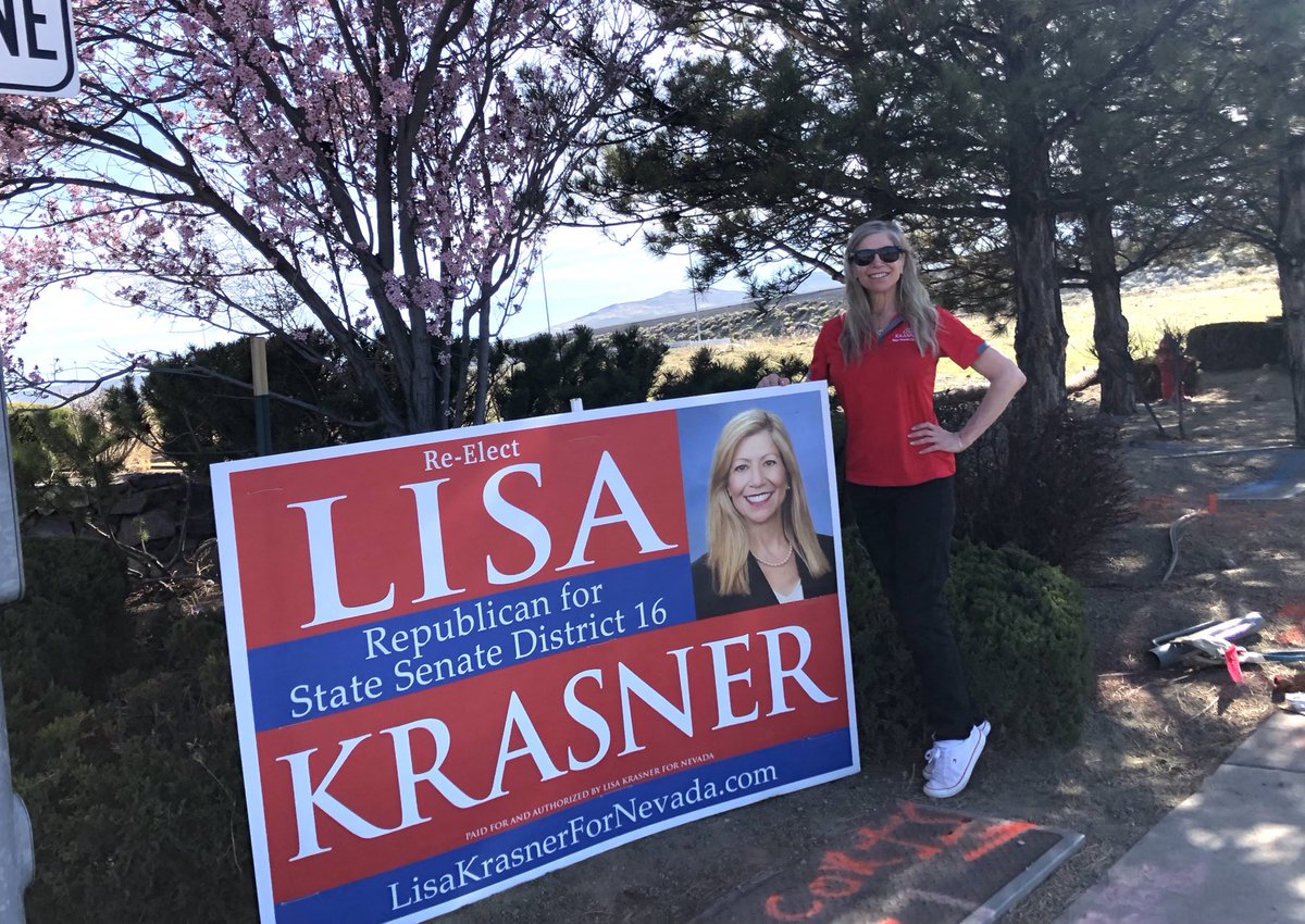 LisaKrasner4NV's tweet image. A beautiful day to put up campaign signs in #SD16