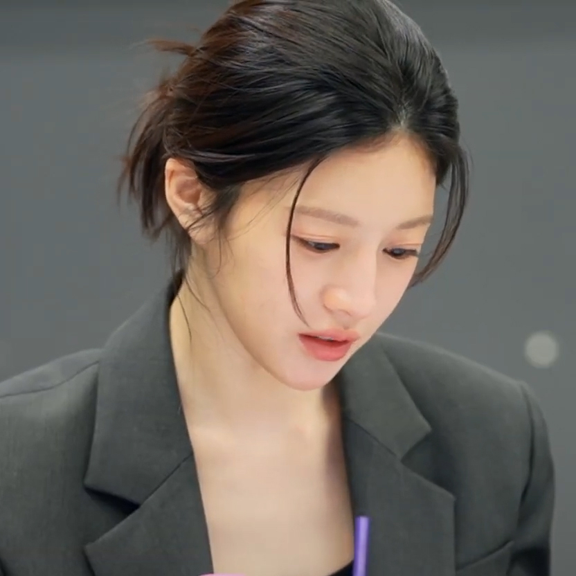 go younjung tweet media