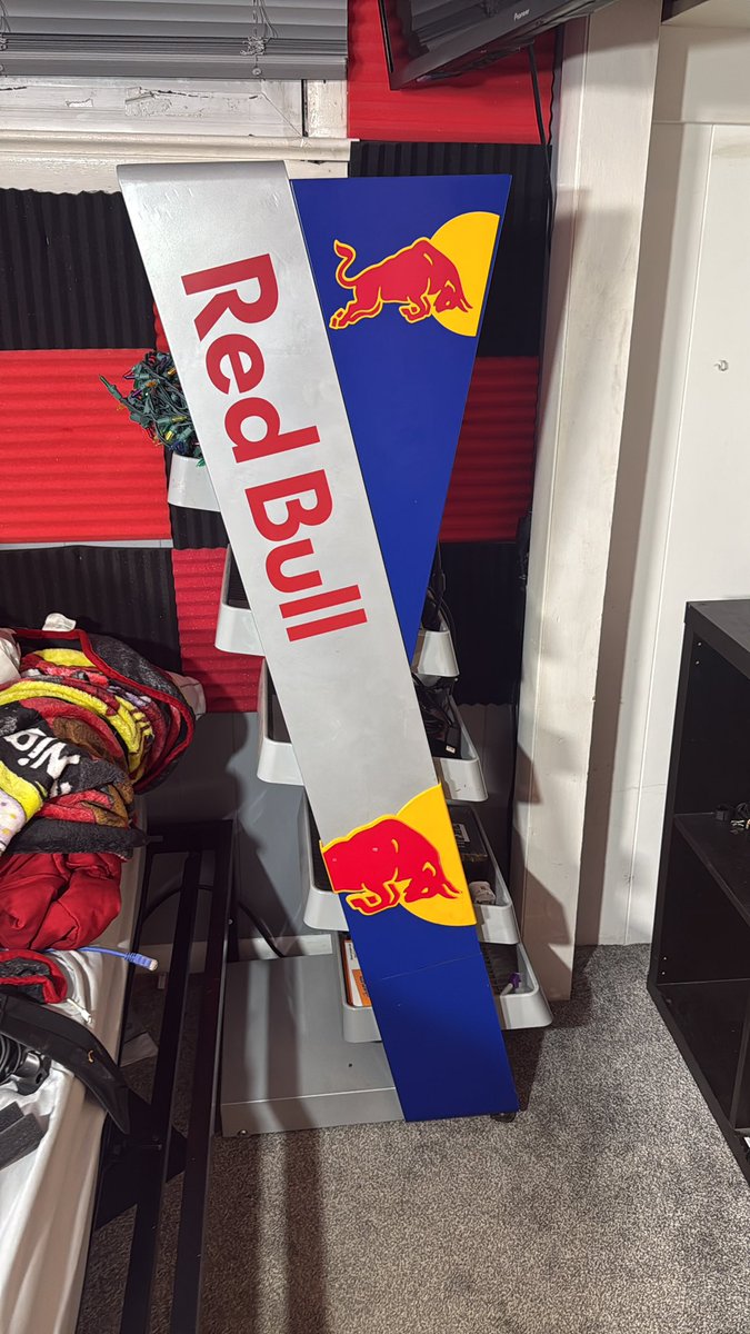 TrzHunt's tweet photo. It’s hard to optimize my room when I have this big ass redbull stand from my old job https://t.co/RNwvcmdhKX