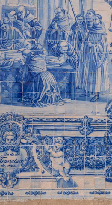 xworldmingi's tweet photo. Aparentemente para além de Swim Portugal também já foi representado antes pelo os BTS no MV de Fake Love através dos azulejos da Capela das Almas no Porto. 🇵🇹 #BTS_ARIRANG https://t.co/IRYGE8hnVm
